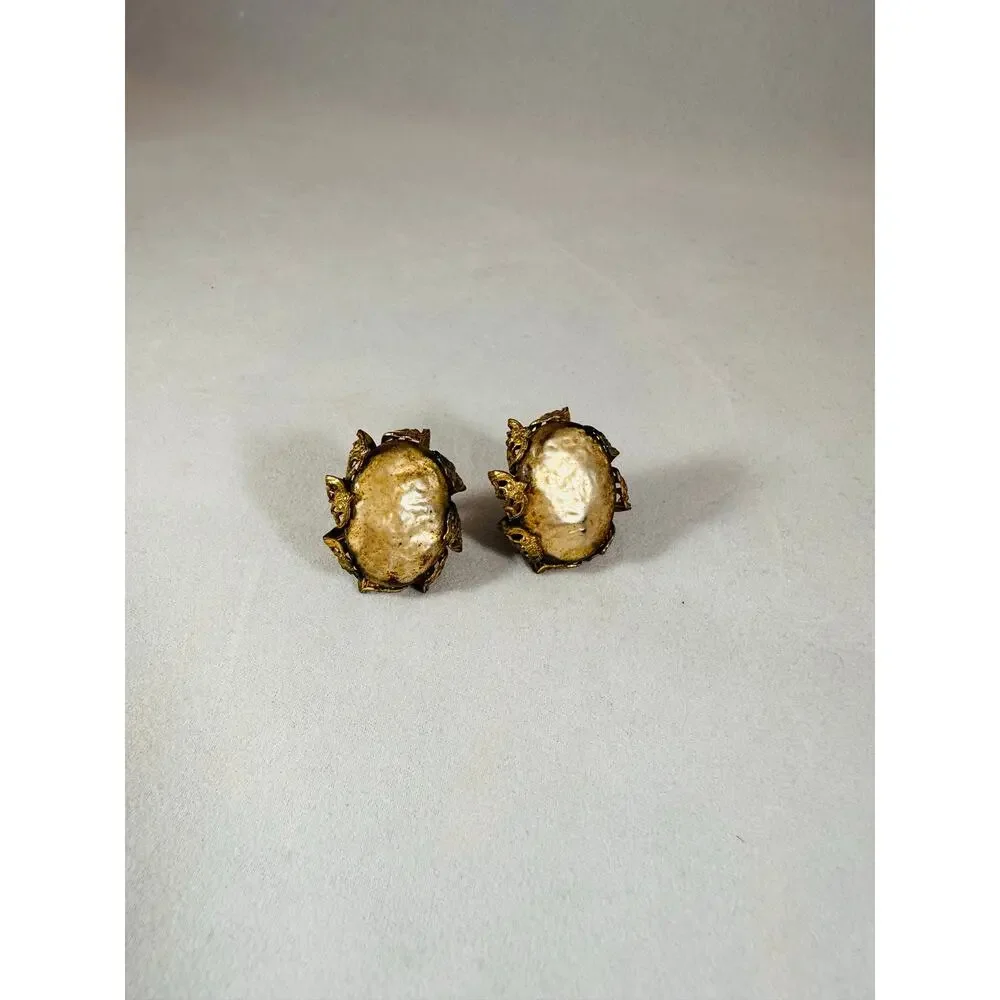 Vintage Miriam Haskell Faux Baroque Pearl Clip Earrings Gold Tone Filigree 1